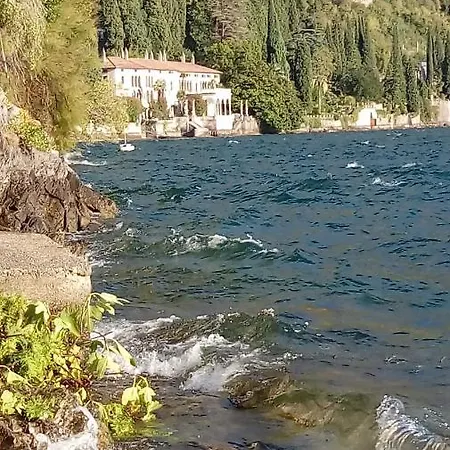 B&B Il Giardino Di Cres 에시노 라리오