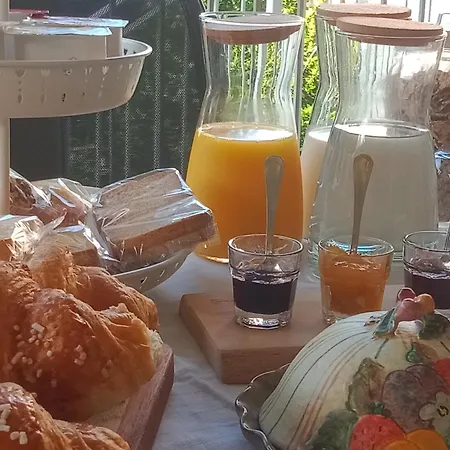 Bed & Breakfast Il Giardino Di Cres 3*